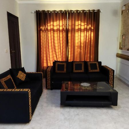 Furnished Private Ground Floor - Pasha House Appartement Lahore Buitenkant foto