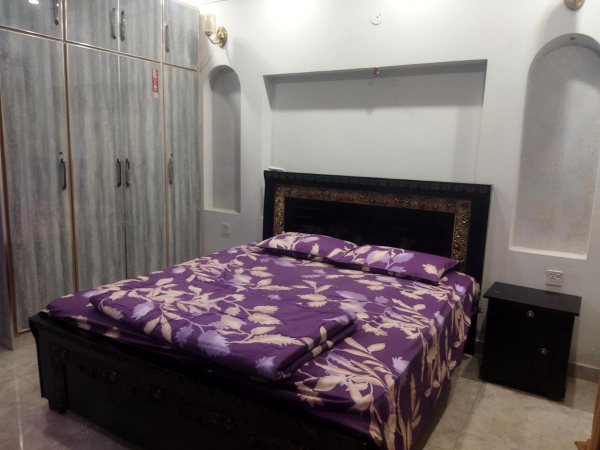 Furnished Private Ground Floor - Pasha House Appartement Lahore Buitenkant foto