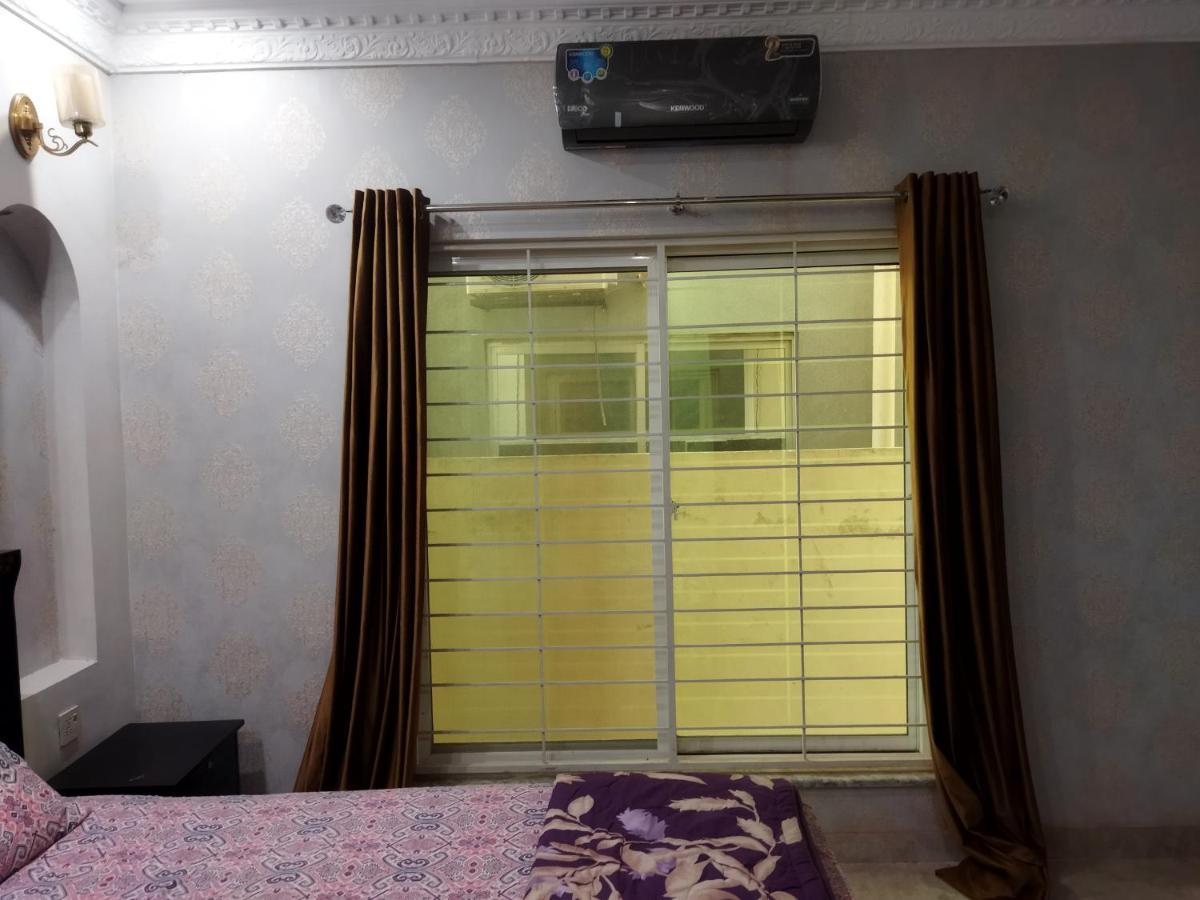 Furnished Private Ground Floor - Pasha House Appartement Lahore Buitenkant foto