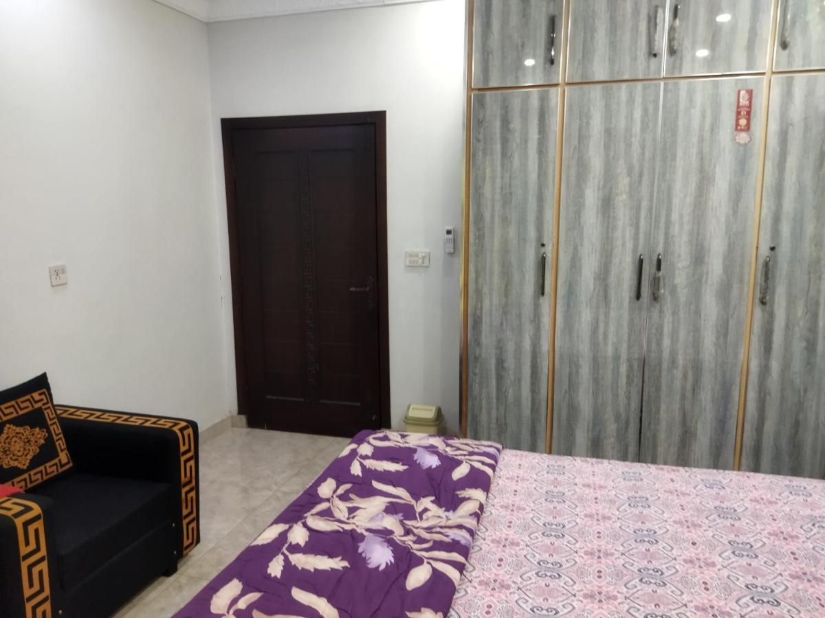 Furnished Private Ground Floor - Pasha House Appartement Lahore Buitenkant foto